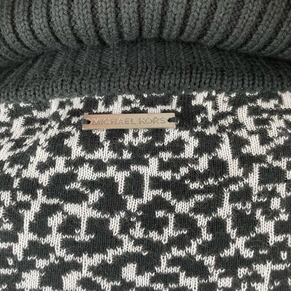 NWT Michael Kors Womens Black and White Animal Print Cowl Neck Sweater Size M - Picture 6 of 8